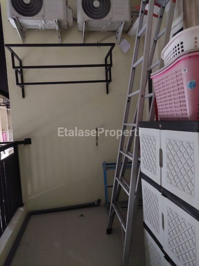 Foto properti Jual Cepat B.U Rumah 2 Lantai SHM Di Lebak Jaya Surabaya 9