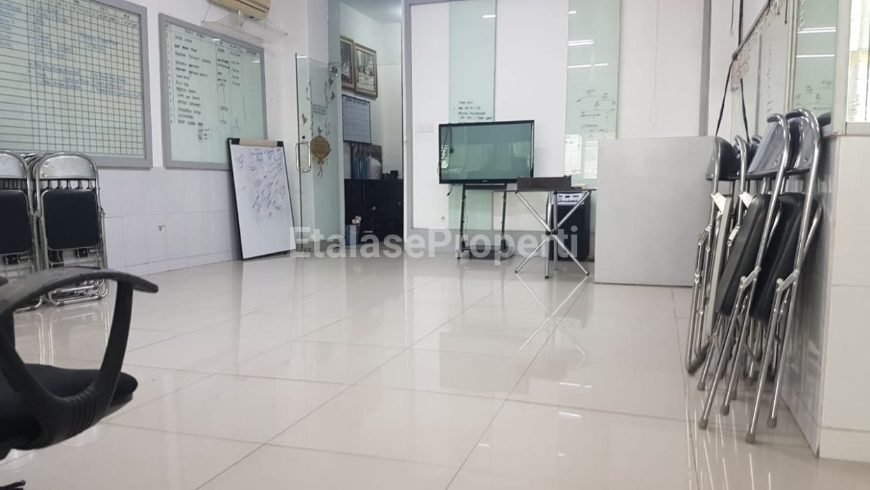 Foto properti Dijual Ruko Kawasan Bisnis Di Komp. Ruko Wonokitri Indah Surabaya Barat 6