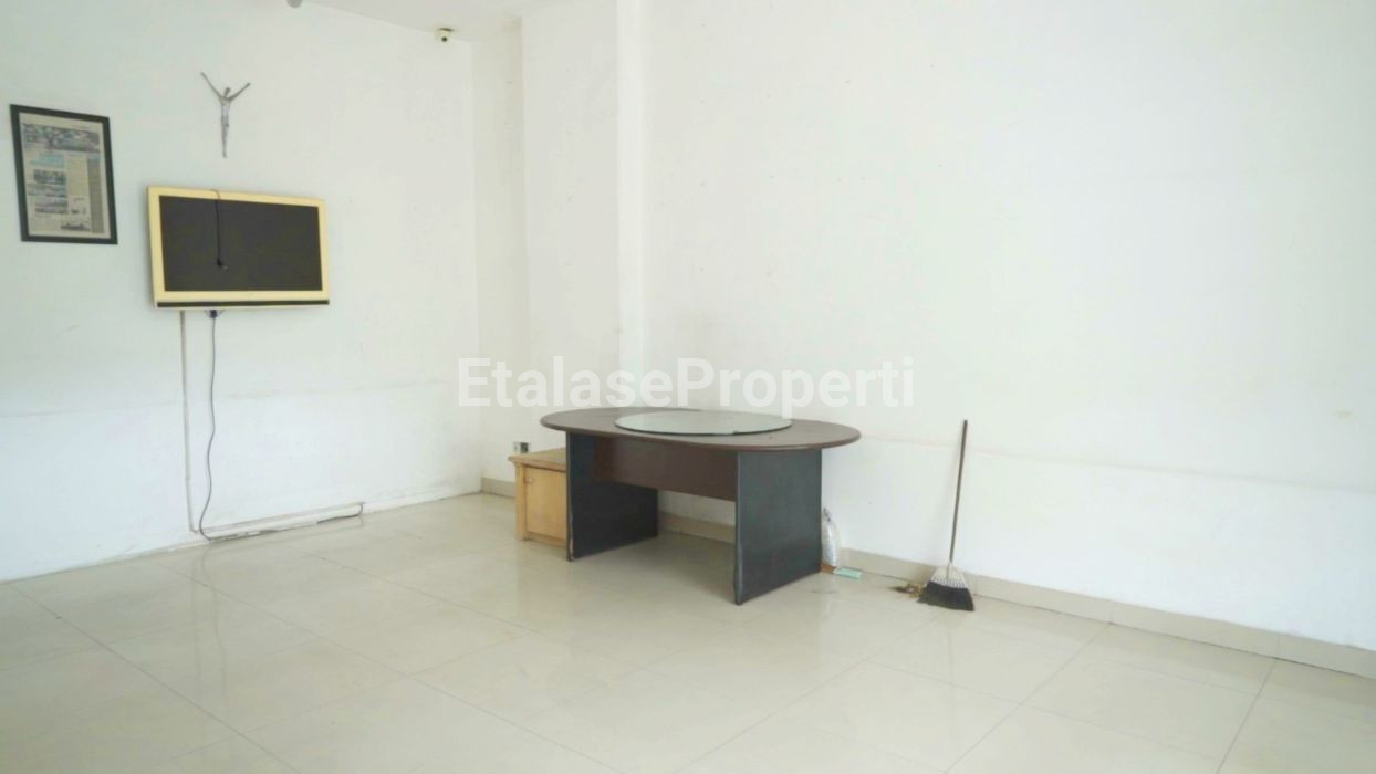 Foto properti Dijual Ruko Kawasan Bisnis Di Komp. Ruko Wonokitri Indah Surabaya Barat 2