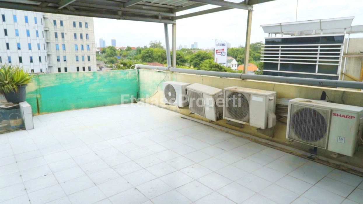 Foto properti Dijual Ruko Kawasan Bisnis Di Komp. Ruko Wonokitri Indah Surabaya Barat 4