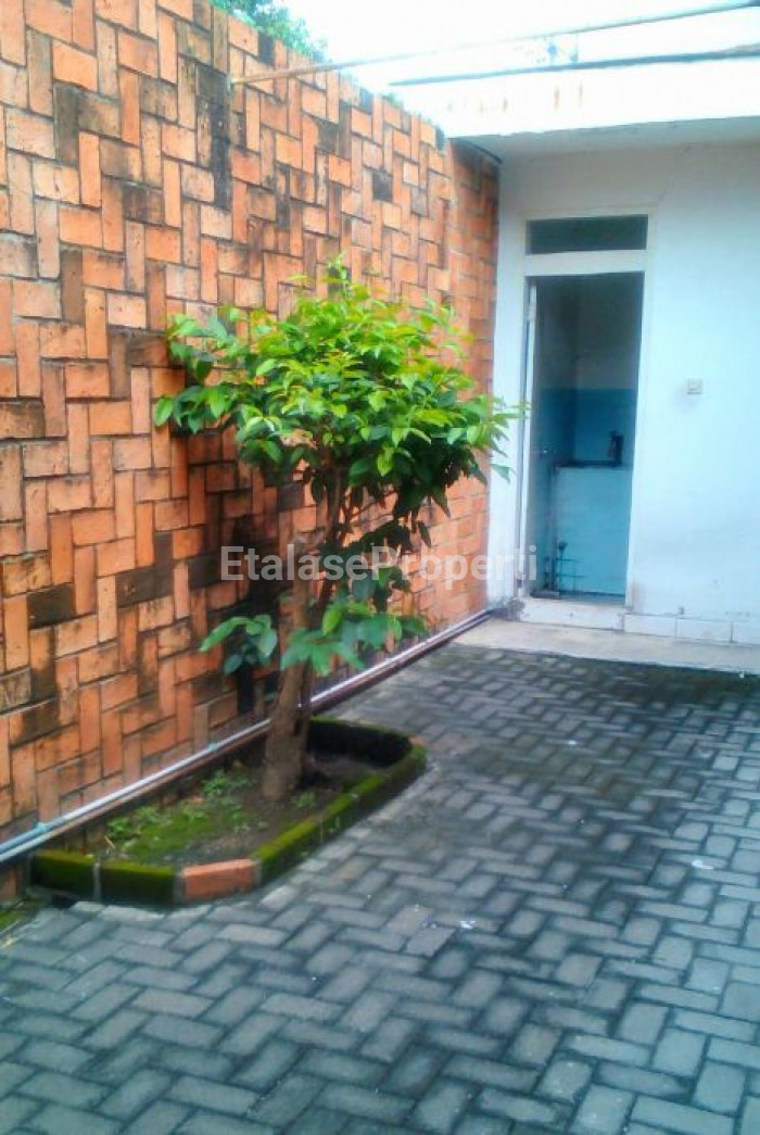 Foto properti Jual Cepat Rumah Di Pusat Kota Surabaya 4