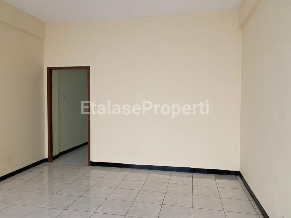 Foto properti Disewakan Ruko 3 Lantai Di Plaza Segi  Delapan 3