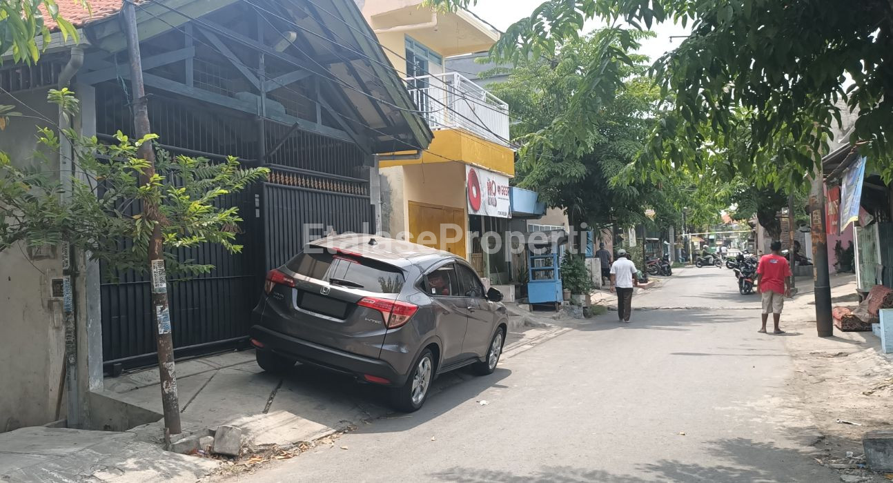 Foto properti Dijual Rumah Strategis Petemon Gang 4 Sawahan Daerah Surabaya Pusat 3
