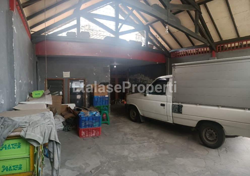Foto properti Dijual Rumah Strategis Petemon Gang 4 Sawahan Daerah Surabaya Pusat 4