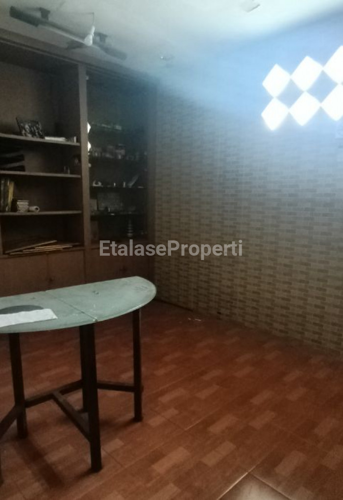 Foto properti Dijual Rumah Strategis Petemon Gang 4 Sawahan Daerah Surabaya Pusat 5