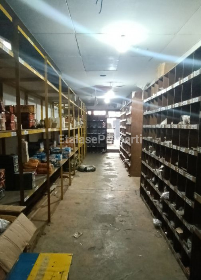 Foto properti Dijual Rumah Strategis Petemon Gang 4 Sawahan Daerah Surabaya Pusat 9