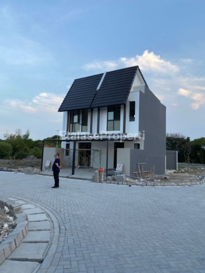Foto properti Rumah Baru 2 Lantai, Dengan 3 KT, Harga Start 1 M-an, Lokasi Premium Dan Sangat Strategis, Nol Jalan OERR 1