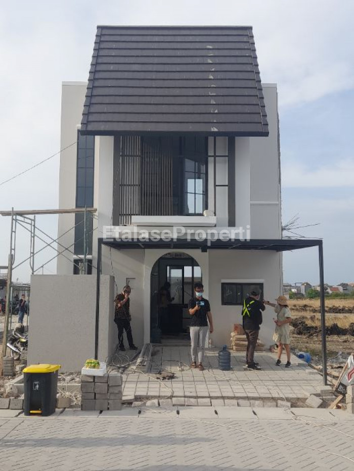 Foto properti Rumah Baru 2 Lantai, Dengan 3 KT, Harga Start 1 M-an, Lokasi Premium Dan Sangat Strategis, Nol Jalan OERR 2