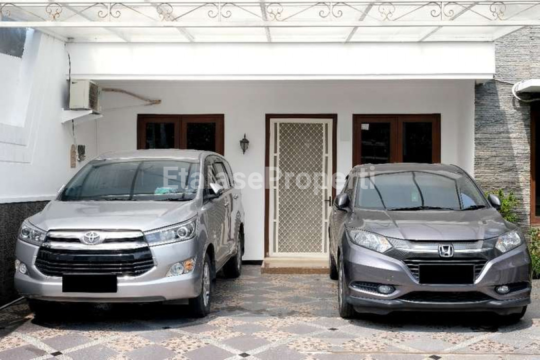 Foto properti Rumah Modern Minimalis Sangat Terawat, Lokasi Terdepan Di Raya Mulyosari 1