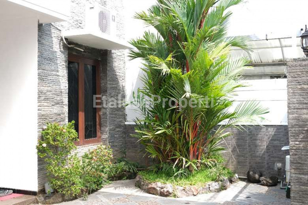 Foto properti Rumah Modern Minimalis Sangat Terawat, Lokasi Terdepan Di Raya Mulyosari 7