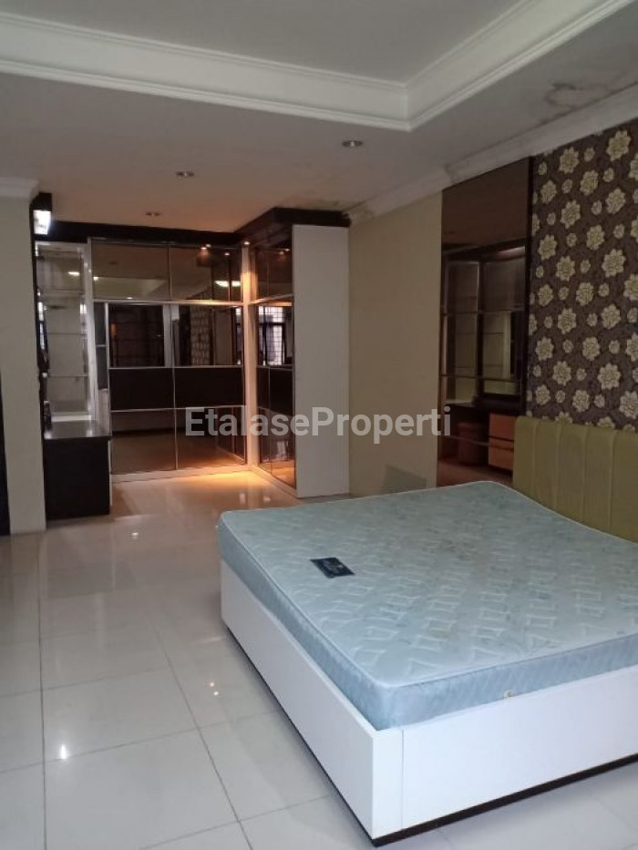 Foto properti Jual Ruko Kalibutuh, Bubutan, Surabaya Utara 2 Unit Jejer 2