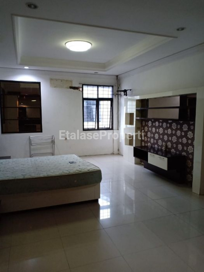 Foto properti Jual Ruko Kalibutuh, Bubutan, Surabaya Utara 2 Unit Jejer 7