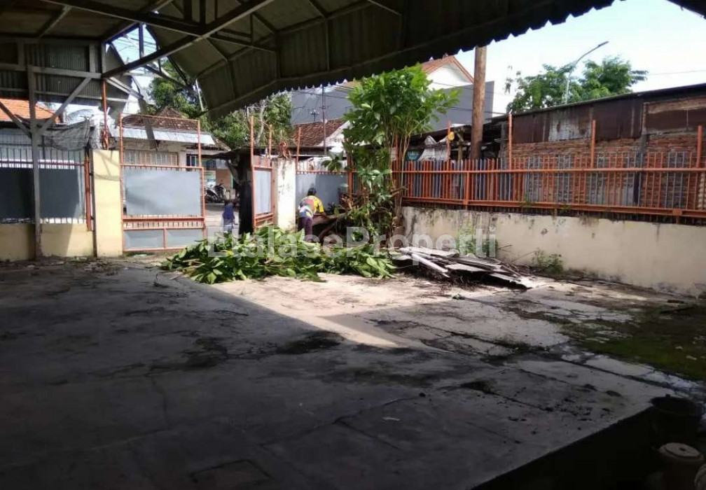 Foto properti Jual Cepat Rumah Luas Di Raya Petemon 7