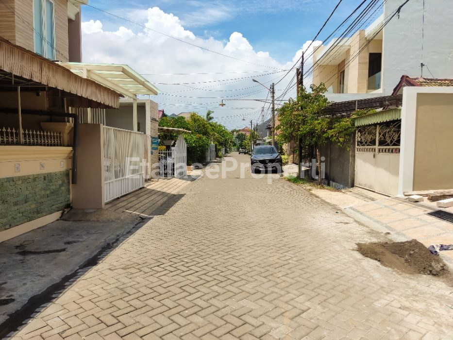 Foto properti Dijual Rumah Manyar Jaya Baru Gress 2 Lantai 1
