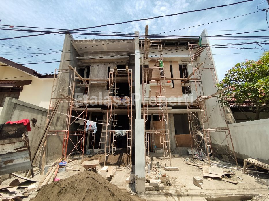 Foto properti Dijual Rumah Manyar Jaya Baru Gress 2 Lantai 2