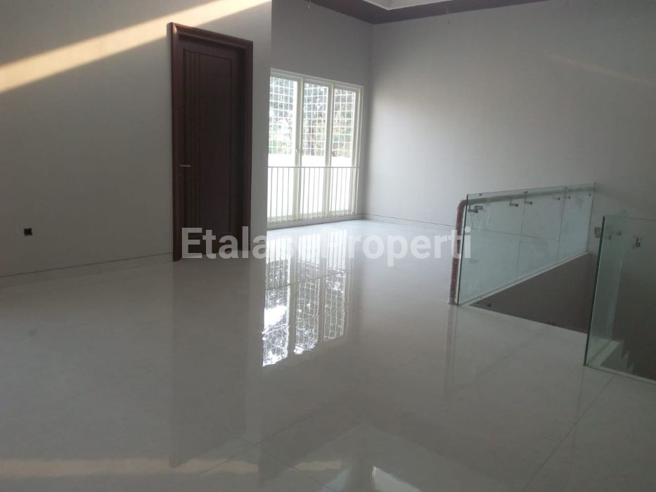 Foto properti Dijual Rumah Lokasi Premium - Citraland 7