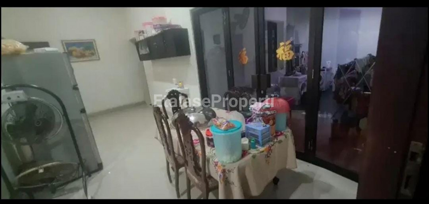 Foto properti Dijual Rumah Strategis Di Gayungsari 3