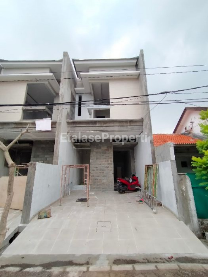 Foto properti Rumah Modern Baru Rungkut Jaya Wonorungkut Utara MERR 1