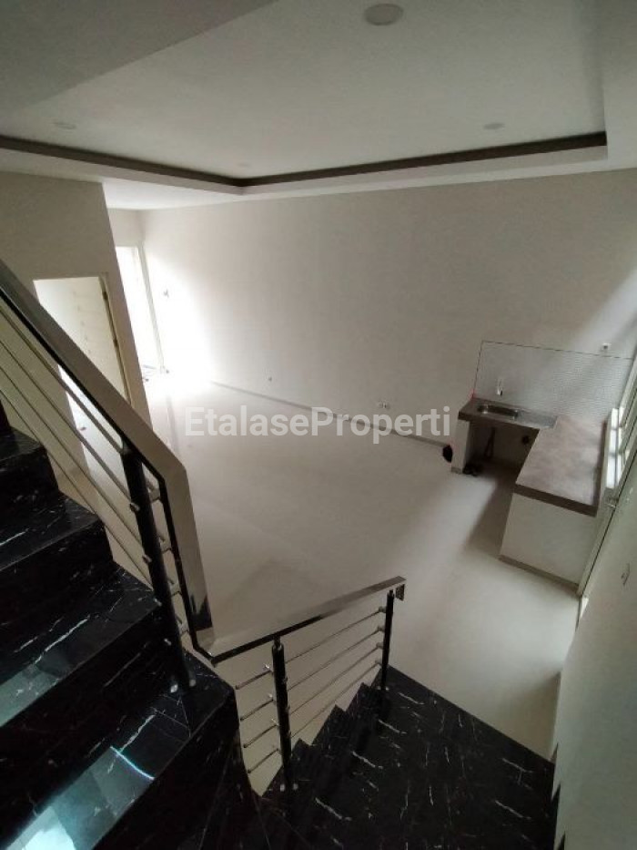 Foto properti Rumah Modern Baru Manyar Indah Tipe A Surabaya Timur Pusat Kota 9