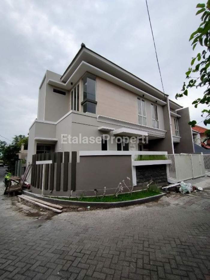 Foto properti Rumah Modern Baru Manyar Indah Tipe Hook Surabaya Timur Pusat Kota 1
