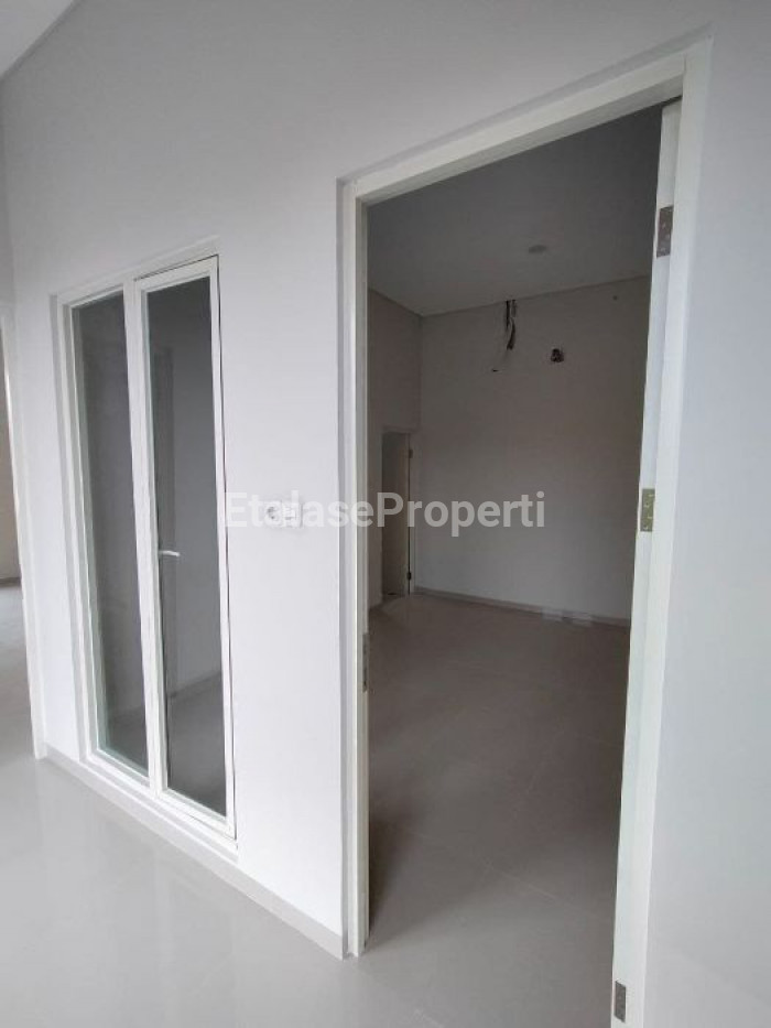 Foto properti Rumah Modern Baru Manyar Indah Tipe Hook Surabaya Timur Pusat Kota 8
