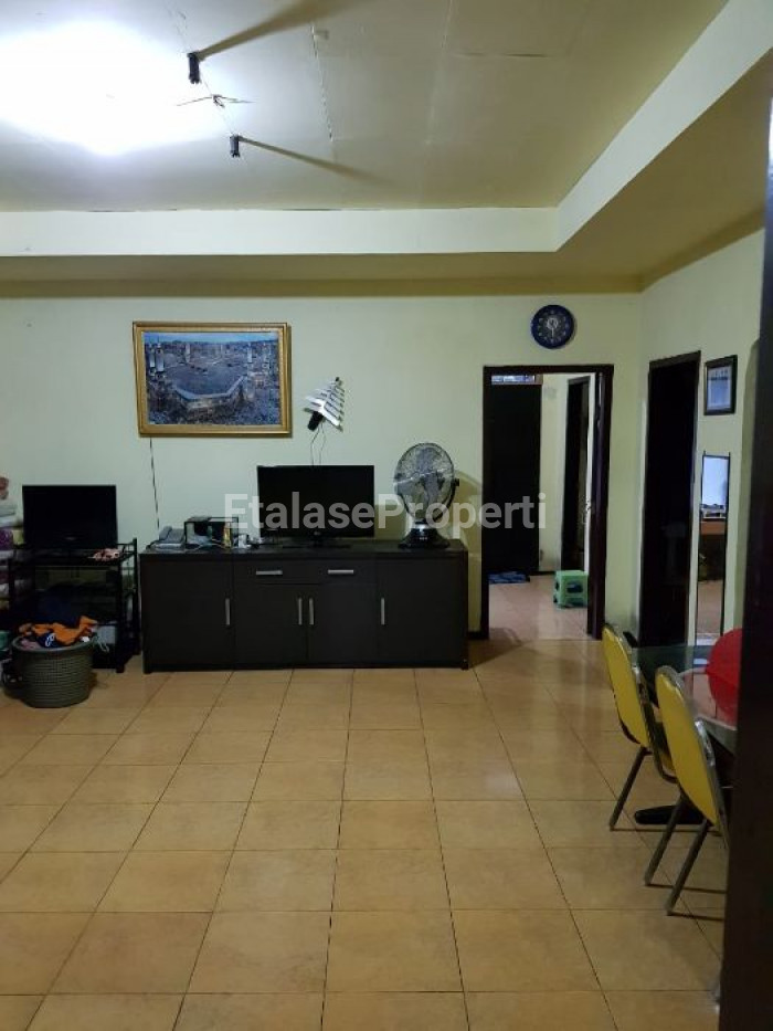 Foto properti Dijual Rumah Strategis Di Jambangan 4