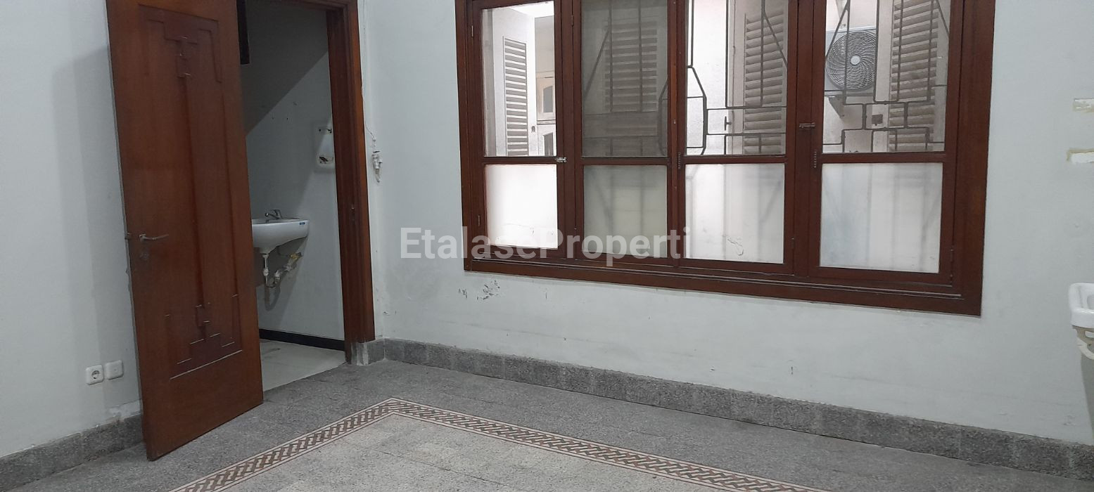 Foto properti Disewakan Rumah Yang Sangat Sesuai Untuk Tinggal Dan Berbagai Macam Usaha 4
