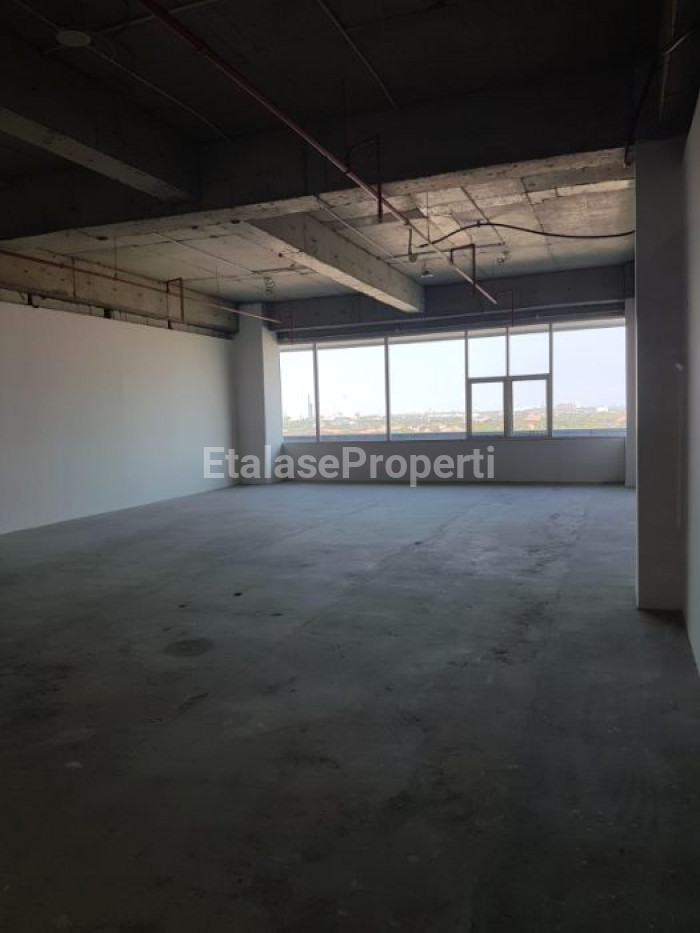 Foto properti Disewakan Perkantoran SPAZIO Lantai 6 Surabaya Barat 3