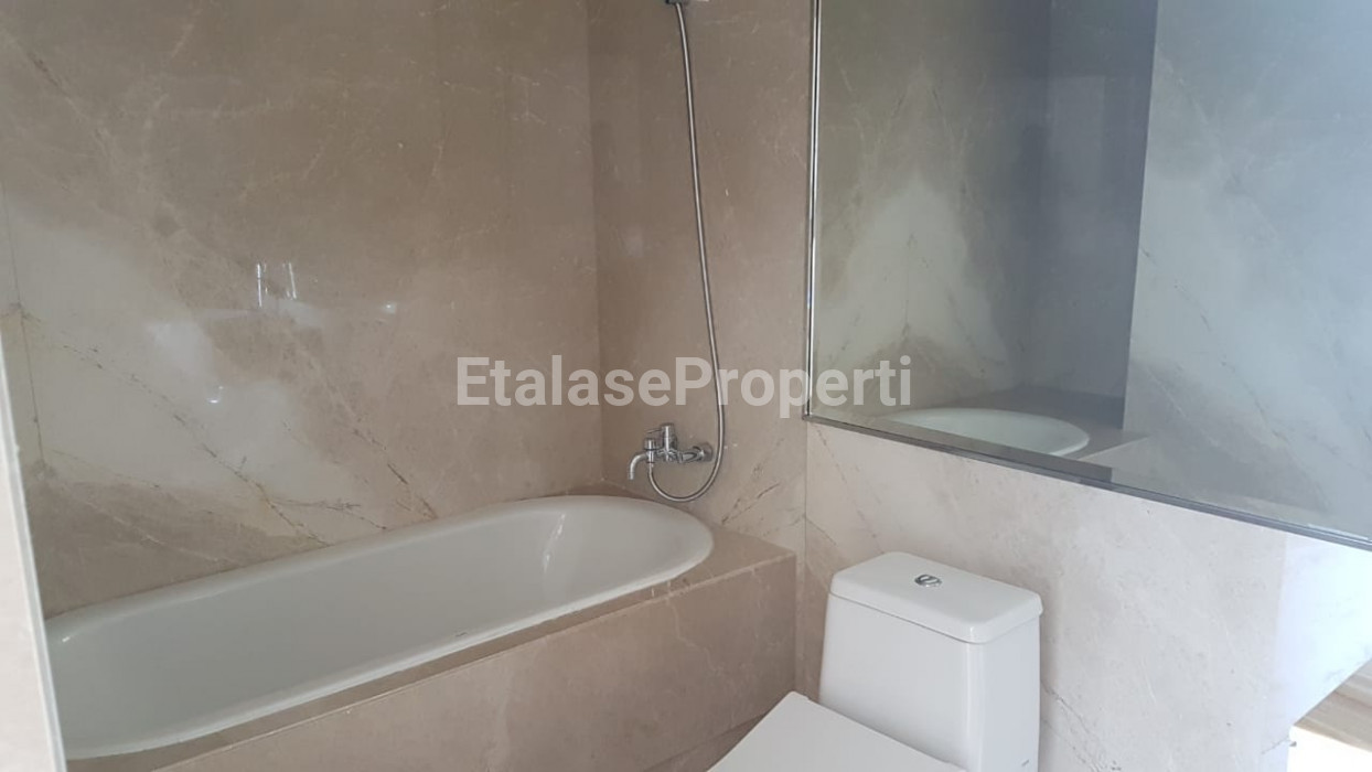 Foto properti Rent The Peak Apartment 4
