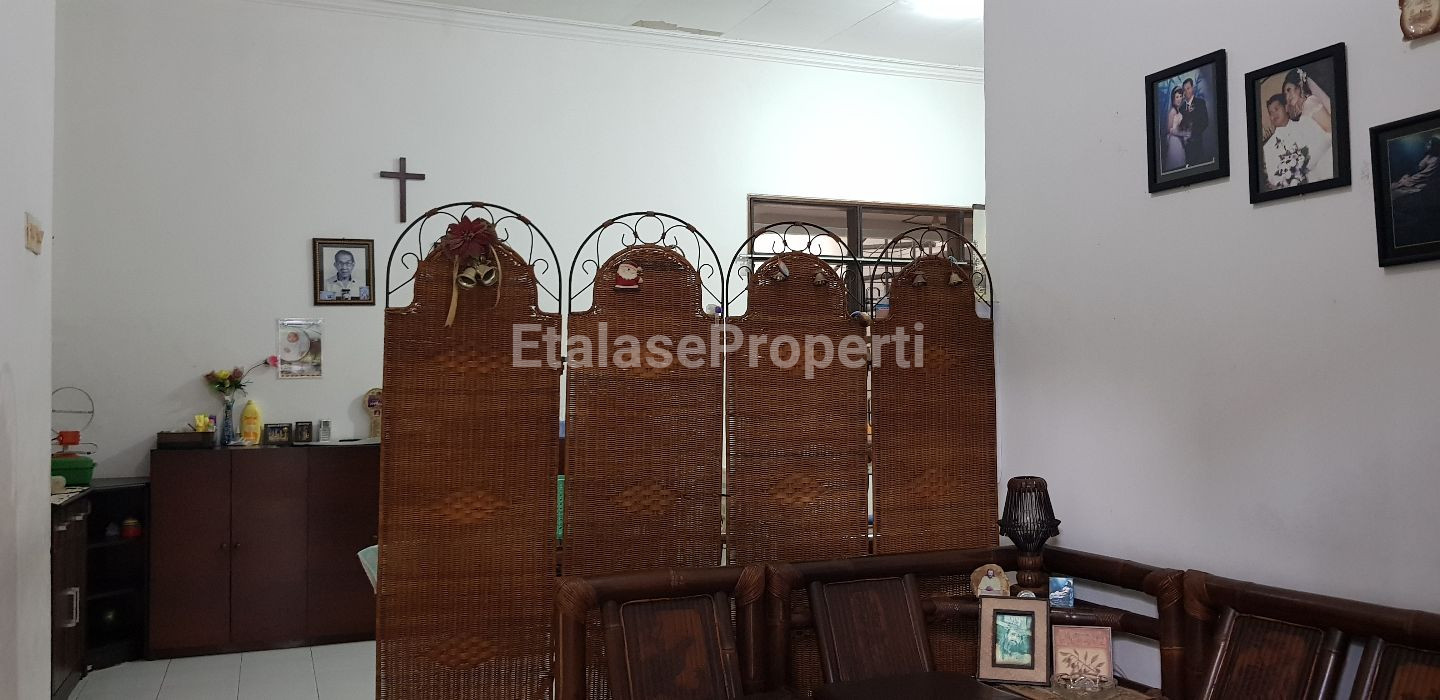 Foto properti Jual Rumah Turun Harga Di Perum Griya Babatan Mukti, Wiyung Surabaya Barat 4
