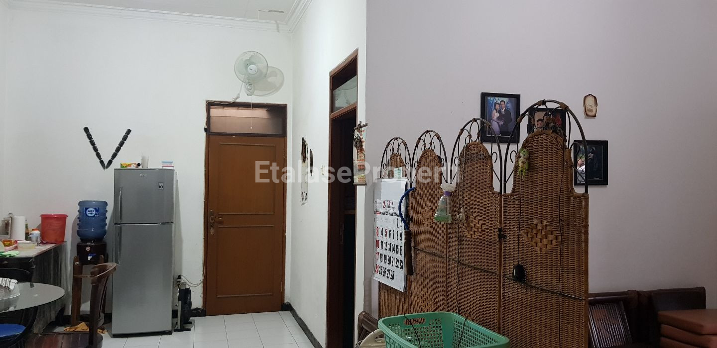 Foto properti Jual Rumah Turun Harga Di Perum Griya Babatan Mukti, Wiyung Surabaya Barat 5