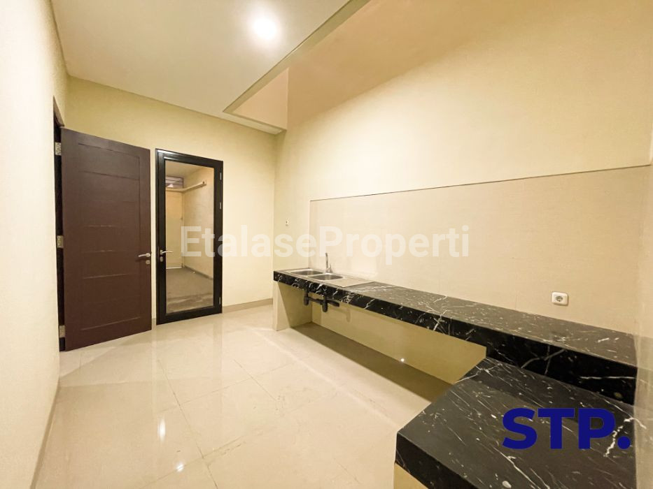Foto properti SEBELAH KYO SOCIETY !! Jual Rumah Mewah Baru Gress Panjang Jiwo Permai 1