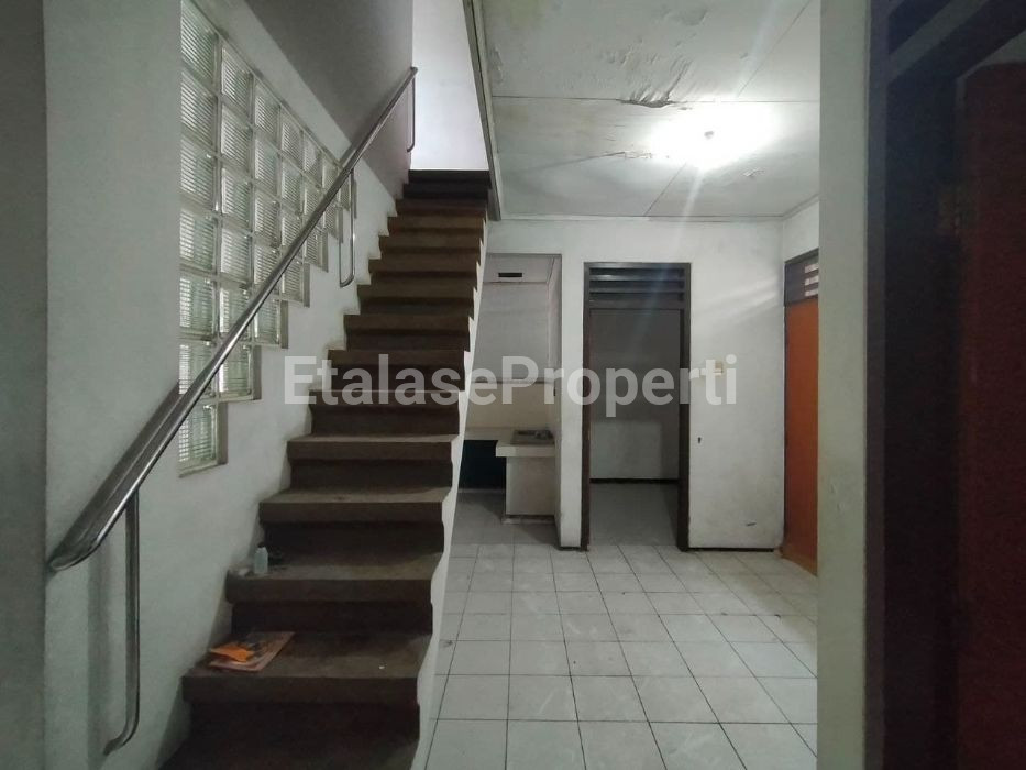 Foto properti Dijual Rumah Sutorejo Tengah 1.5 Lantai Hitung Tanah 7