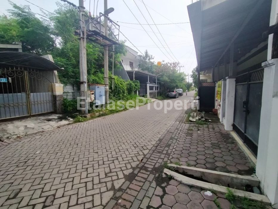 Foto properti Dijual Rumah Sutorejo Tengah 1.5 Lantai Hitung Tanah 9