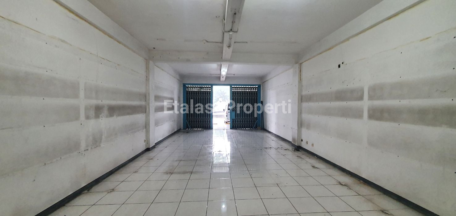 Foto properti Langka Sewa Ruko Plaza Graha Family Hadap Jalan Raya 2