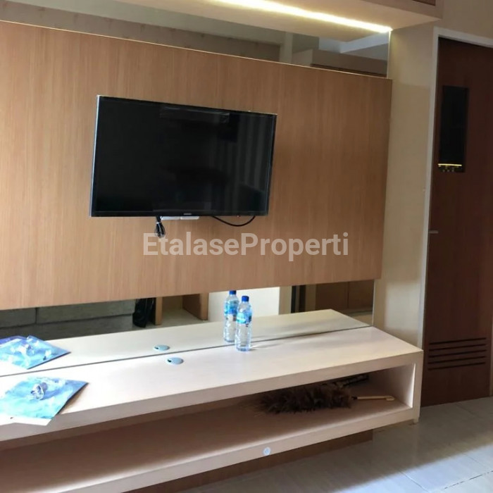 Foto properti Jual Murah Apartment Puncak Dharmahusada Furnished 2 BR Bagus 8