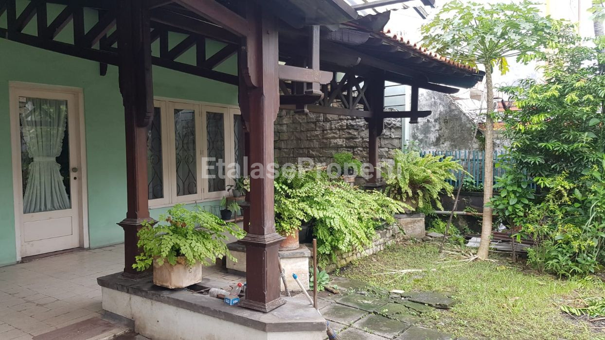 Foto properti Rumah Siap Huni Lokasi Sangat Strategis Di  Jalan Prapanca Pusat Kota Surabaya 2