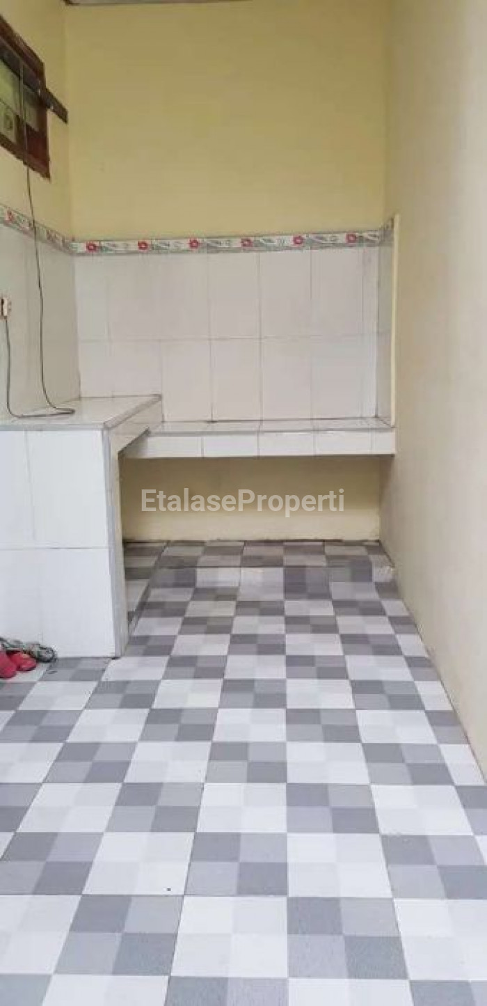 Foto properti Berani Nego !! Rumah Minimalis Di Griya Amerta Regency Rungkut 8