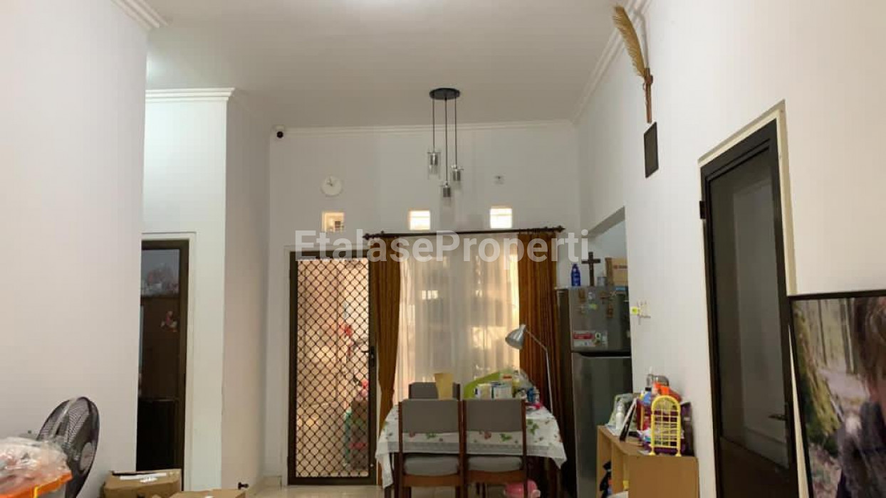Foto properti Dijual Rumah Graha Tirta, Waru Sidoarjo 4