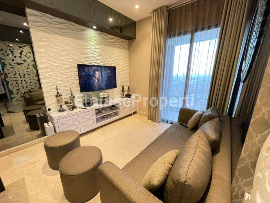 Foto properti UNIT SUPER BAGUS JARANG DIPAKAI ! Disewakan Apartemen The Peak Tunjungan Plaza FULL FURNISH MEWAH 2