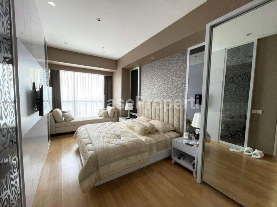 Foto properti UNIT SUPER BAGUS JARANG DIPAKAI ! Disewakan Apartemen The Peak Tunjungan Plaza FULL FURNISH MEWAH 3
