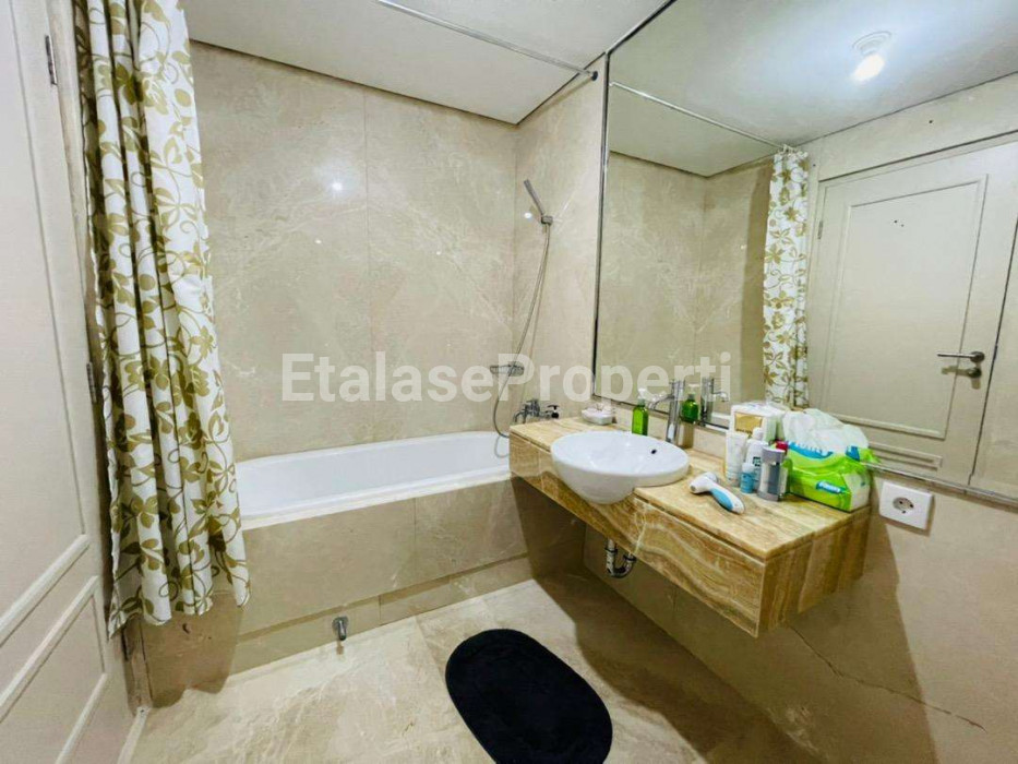 Foto properti UNIT SUPER BAGUS JARANG DIPAKAI ! Disewakan Apartemen The Peak Tunjungan Plaza FULL FURNISH MEWAH 7