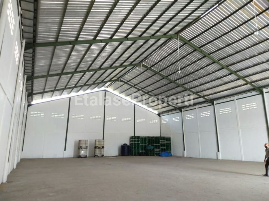 Foto properti Gudang Baru Mojokerrto Siap Huni Bagus 2