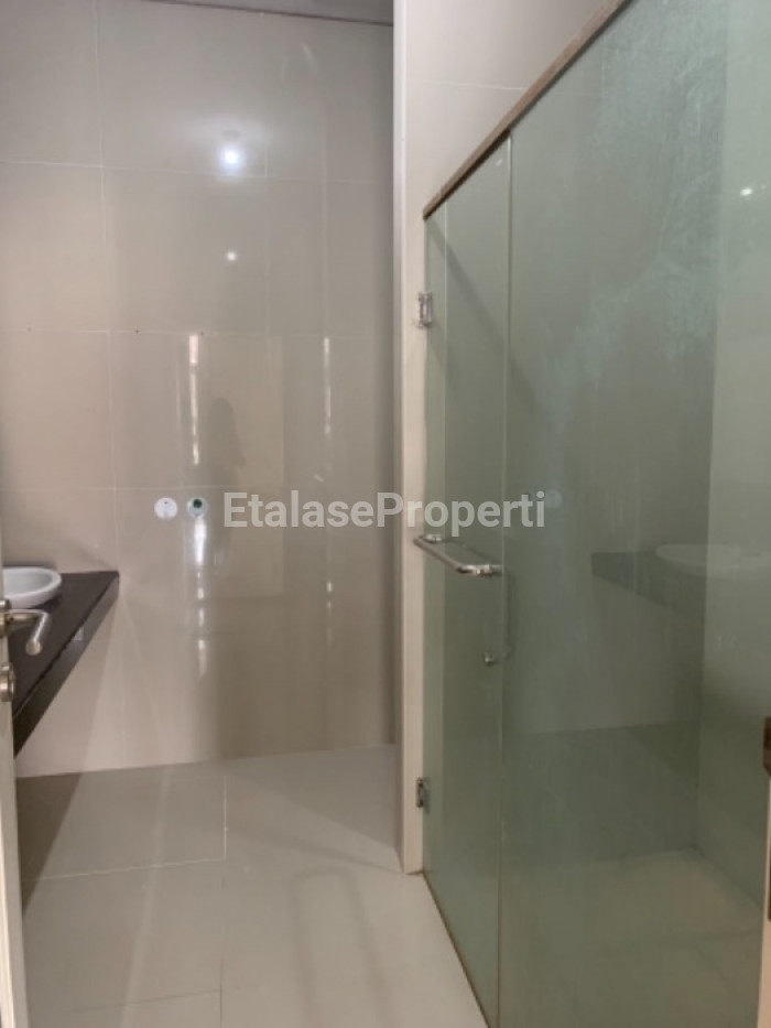Foto properti Disewakan Rumah Manyar Tirtoasri Row Jalan 3 Moil 9