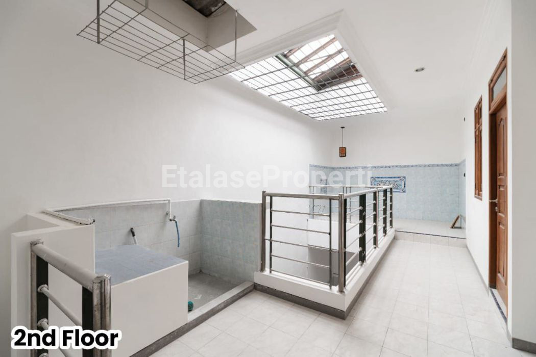 Foto properti TURUN HARGA RUMAH BARU RENOVASI ! Jual Rumah Siap Huni Klampis Harapan 2