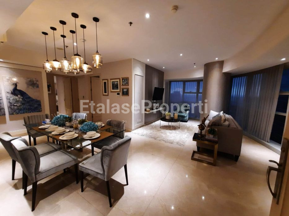 Foto properti View Pojok, Dengan Luxurious Furniture Kelas Atas Apartemen One Icon Residence 3 Bedroom 2