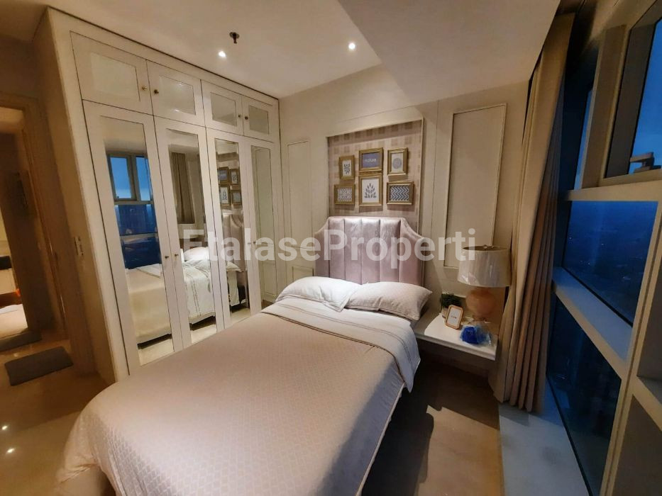 Foto properti View Pojok, Dengan Luxurious Furniture Kelas Atas Apartemen One Icon Residence 3 Bedroom 6