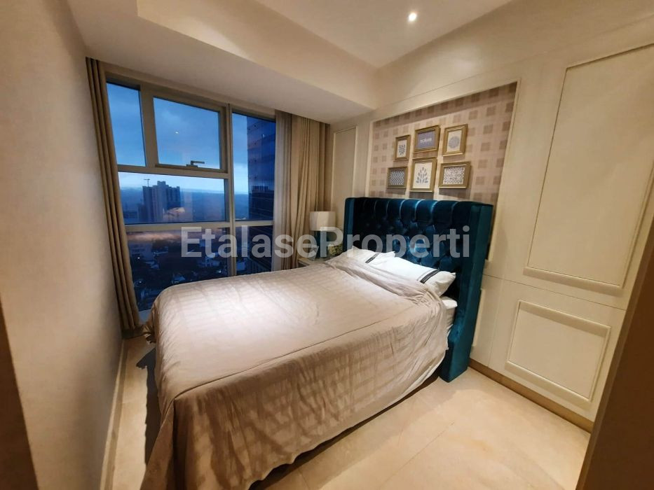 Foto properti View Pojok, Dengan Luxurious Furniture Kelas Atas Apartemen One Icon Residence 3 Bedroom 9