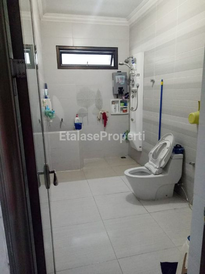 Foto properti DIJUAL RUMAH BESAR 5 KAMAR DI RUNGKUT LOR SURABAYA 10