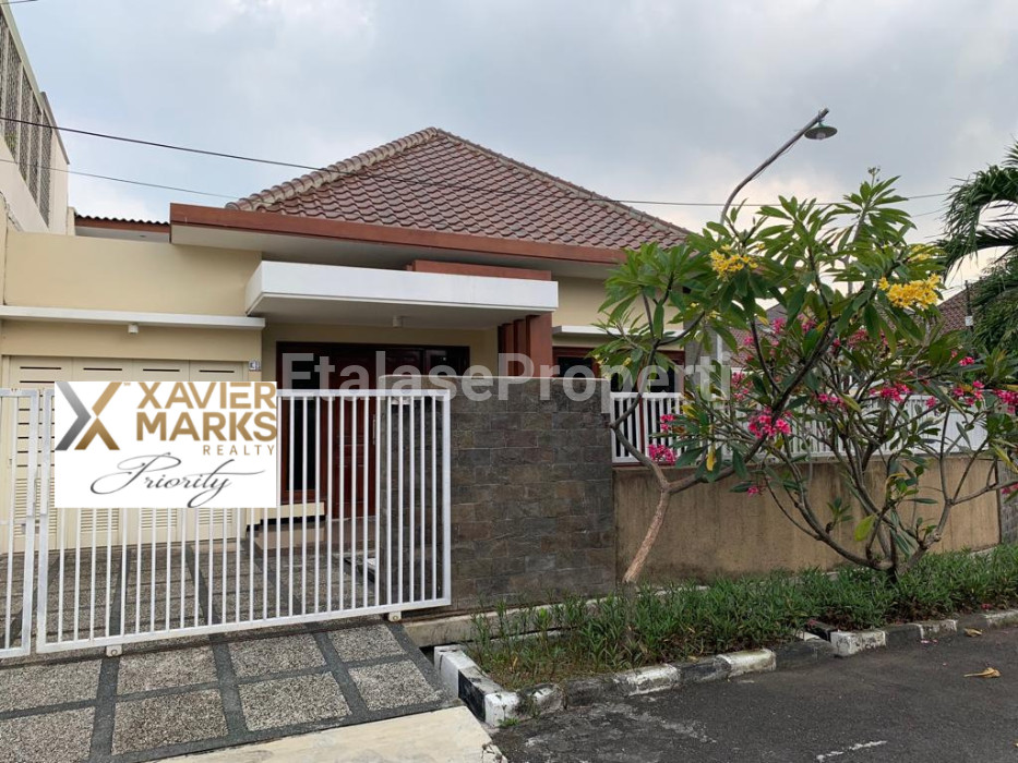 Foto properti Jual Cepat Rumah Manyar Kartika Timur 1